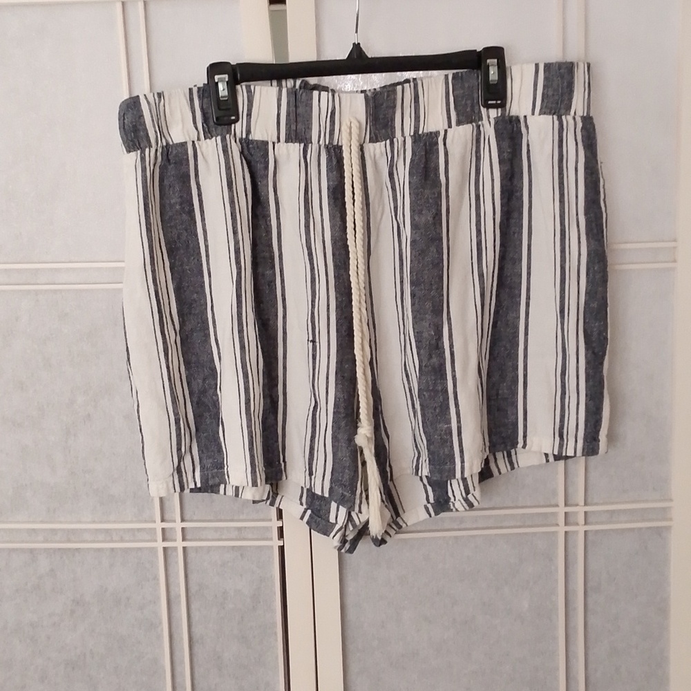 Riley and James Linen Blend Shorts